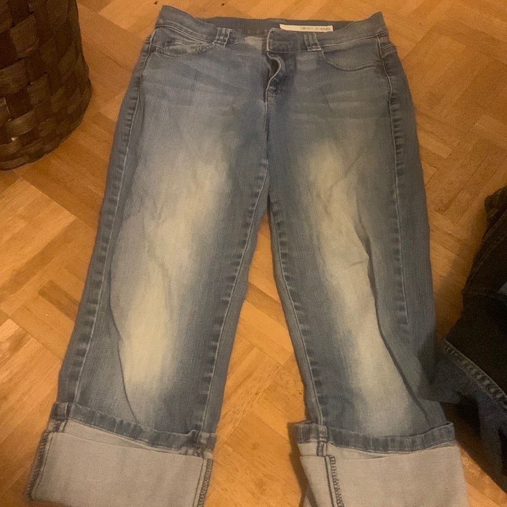 these are super cute cuffed skinny jeans!